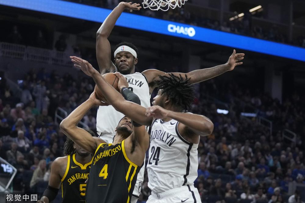 并用头球这 并用头球这