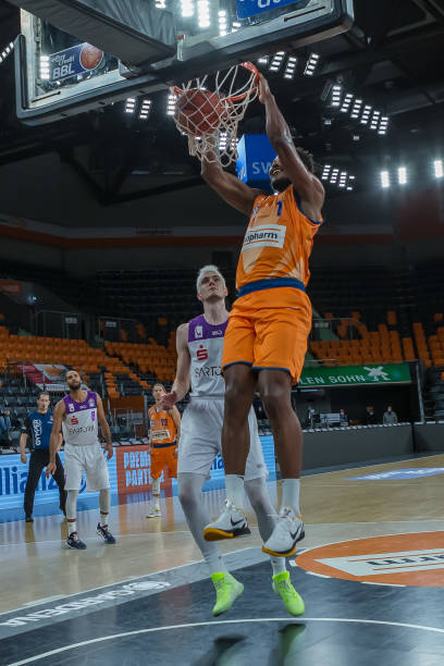 国明的英雄 国明的英雄